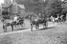 Cmp-26 Horse and Traps, Upper Shuckborough, Warwickshire. Photo