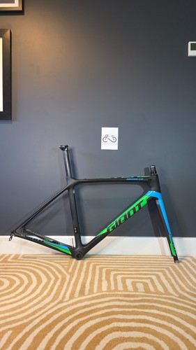 Stunning black green blue - black,,
