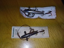 2 VINTAGE SLOTTED DEVON MINNOWS ON ORIGINAL RETAIL CARDS: ALLCOCKS & MILWARDS