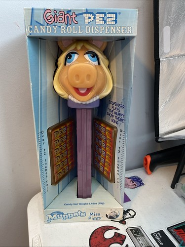 Giant pez miss piggy music - piggy,