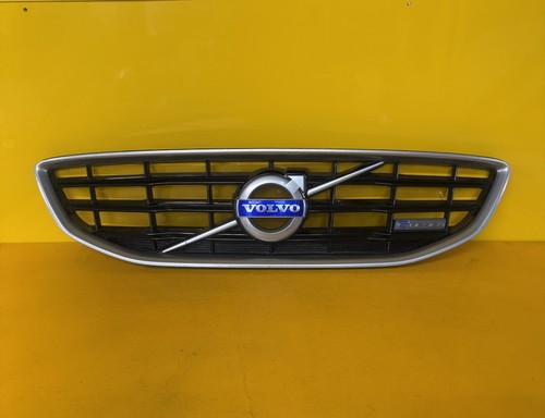 Volvo v40 front bumper - v40, grill
