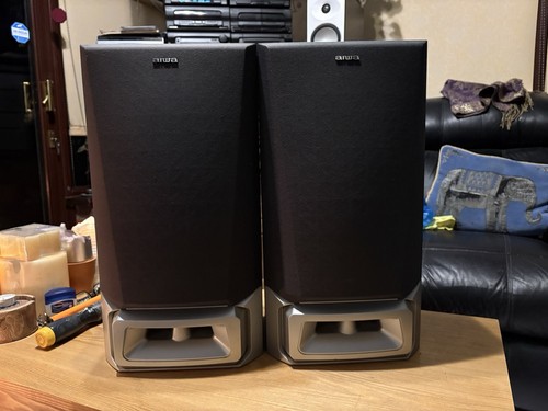 Pair large aiwa speakers - pair,