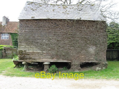 Photo 6x4 building staddle - on,