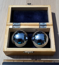 CHIMING BOADING BALLS IN A