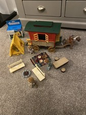 SYLVANIAN FAMILIES GYPSY CARAVAN / PONY / CAMPSITE & 3 MEERKATS AS SHOWN £25