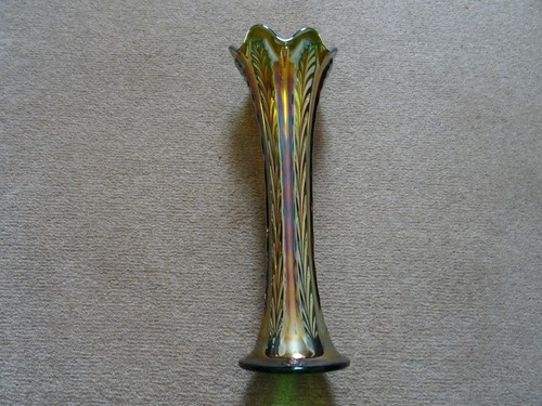 Carnival glass vase - glass, "plume