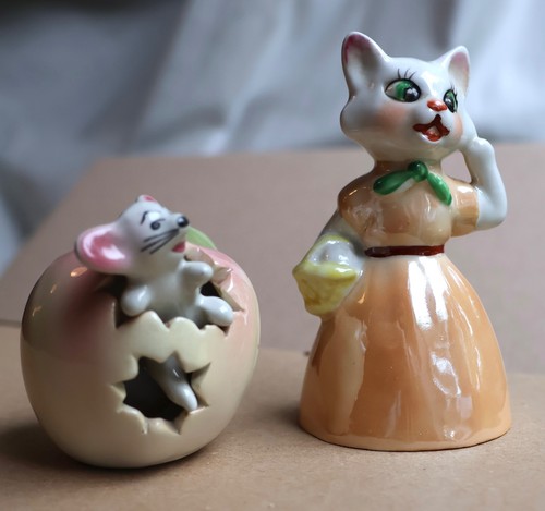 Vintage kitsch china cat bell - vintage,