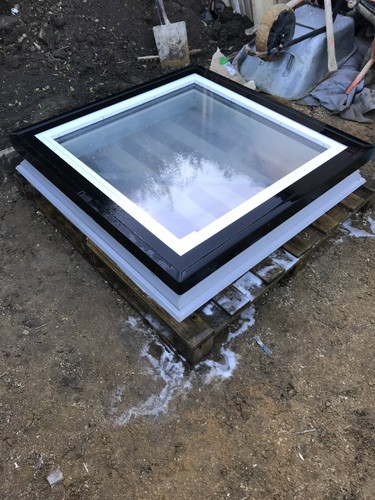 Flat roof window - ,