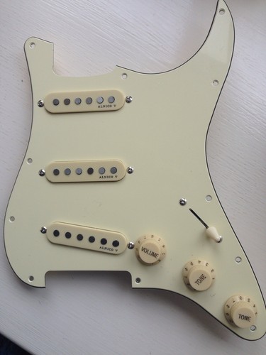 Stratocaster guitar cream - guitar,