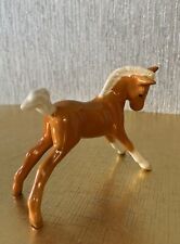 BESWICK HORSE FOAL SMALL STRETCHED FACING RIGHT PALOMINO GLOSS No. 815 PERFECT