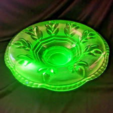 Vintage Uranium Vaseline Glass 'Wilhelm' Bowl by Walther 1930's Green Glow