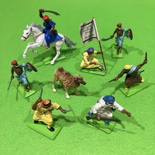 Britains Deetail 7x Arabs: 1 on Horse & 6 Soldiers on Foot Plus Flag! Made UK