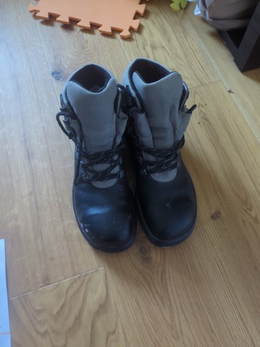Uvex safety shoes - size, 10