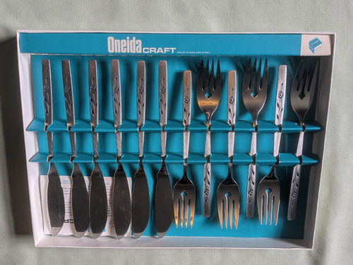 Oneida stainless steel fish
