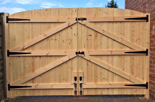 Wooden driveway gates 5ft - driveway, 6"