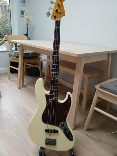 Fender jazz bass - fender, bass.