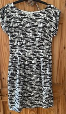 Emily and Fin Size S/UK 10