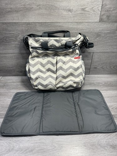 Skip hop diaper bag - hop, chevron