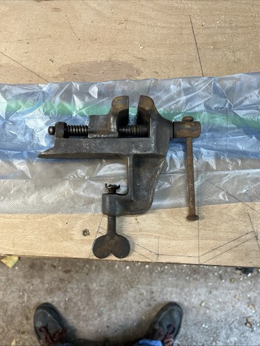 Small bench vice - small,