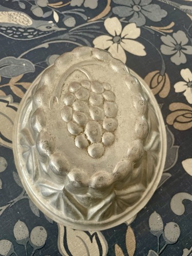 Vintage silver metal jelly - metal,