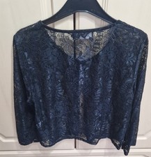 Lace half-sleeved bolero with