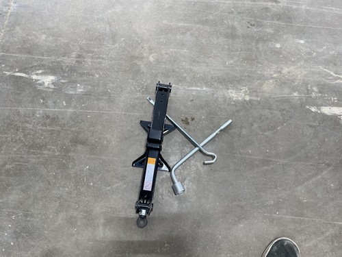 Used floor jack fits 2016 - used,