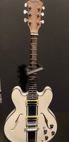 Blink 182 tom delonge mini - 182,