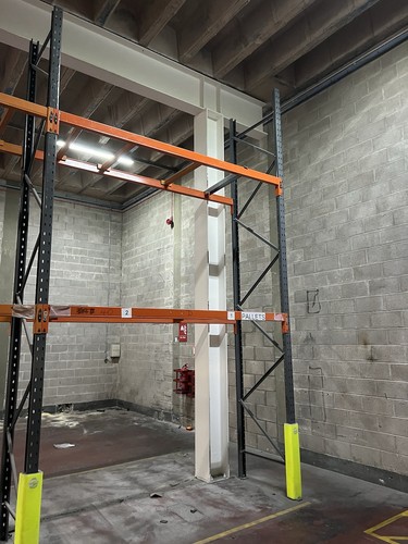 Pallet racking for pallets - pallet,