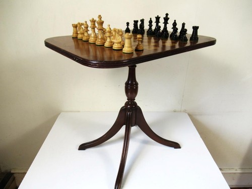 Vintage 1930 tilt top chess - top,
