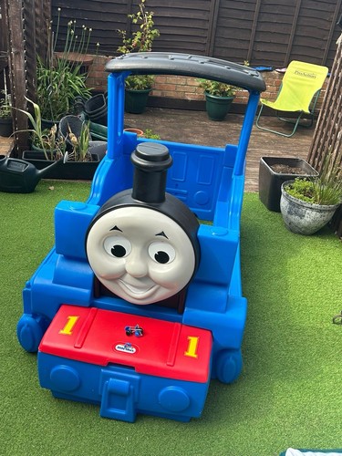 Thomas the tank engine - thomas,