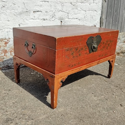Oriental painted wooden chest - painted,