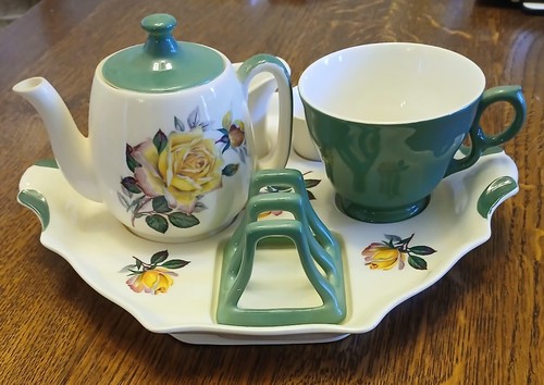 Royal winton bachelor set - winton,