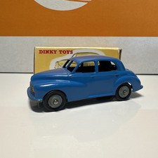 Dinky Toys 159 - Morris Oxford Saloon - Overpainted