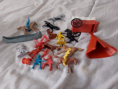 Plastic cowboys indians native - cowboys,