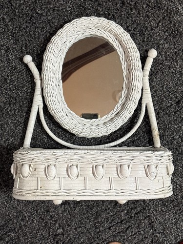 Vintage white wicker rattan - white,