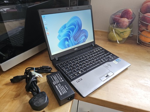 Fujitsu lifebook p702 - lifebook, i3