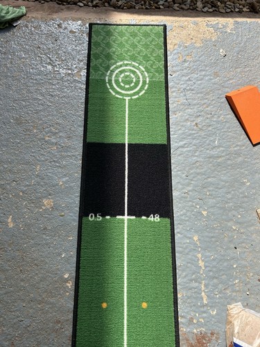 Golf putting practice mat - putting, with