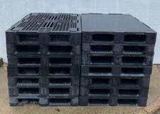 14 x Black Plastic Standard