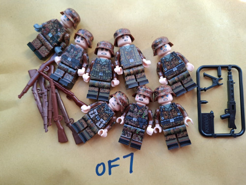 Mini figure soldiers - x8-,