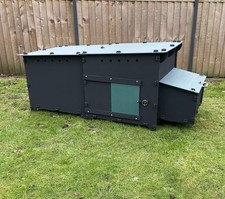 LARGE PLASTIC CHICKEN COOP