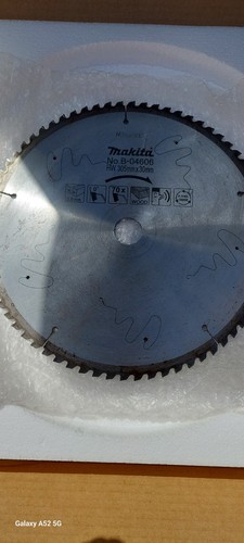 Makita mitre saw 300mm blade - saw,