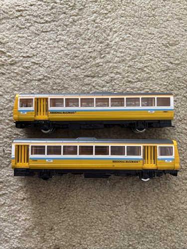 Hornby class 142 regional - hornby,
