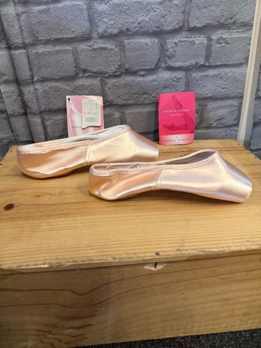 Gaynor minden pointe shoes - gaynor,