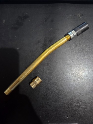 Grease gun nozzle adapter
