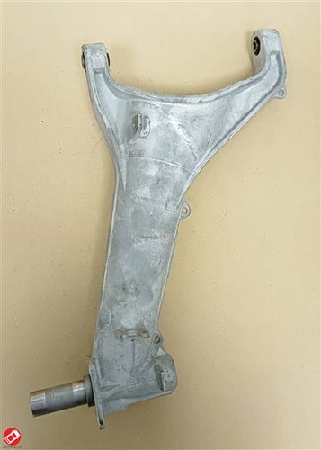 510bf021 rear wishbone - rear,