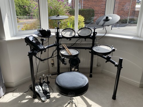 Roland electric drum kit - roland,