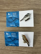 2 RSPB bird pin badges