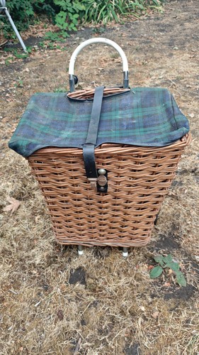 Vintage wicker shopping - vintage,