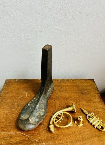 Lovely vintage cast - lovely,