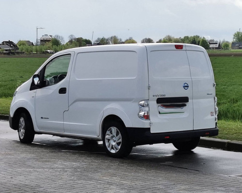 Nissan nv200 wheel nut - nv200, e-nv200